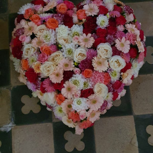 fleuriste saint-etienne-du-gres-fleurs mariage alpilles-decorations florales saint remy de provence-decorations evenements maillane-fleurs deuil fontvieille-bouquets de fleurs maussane